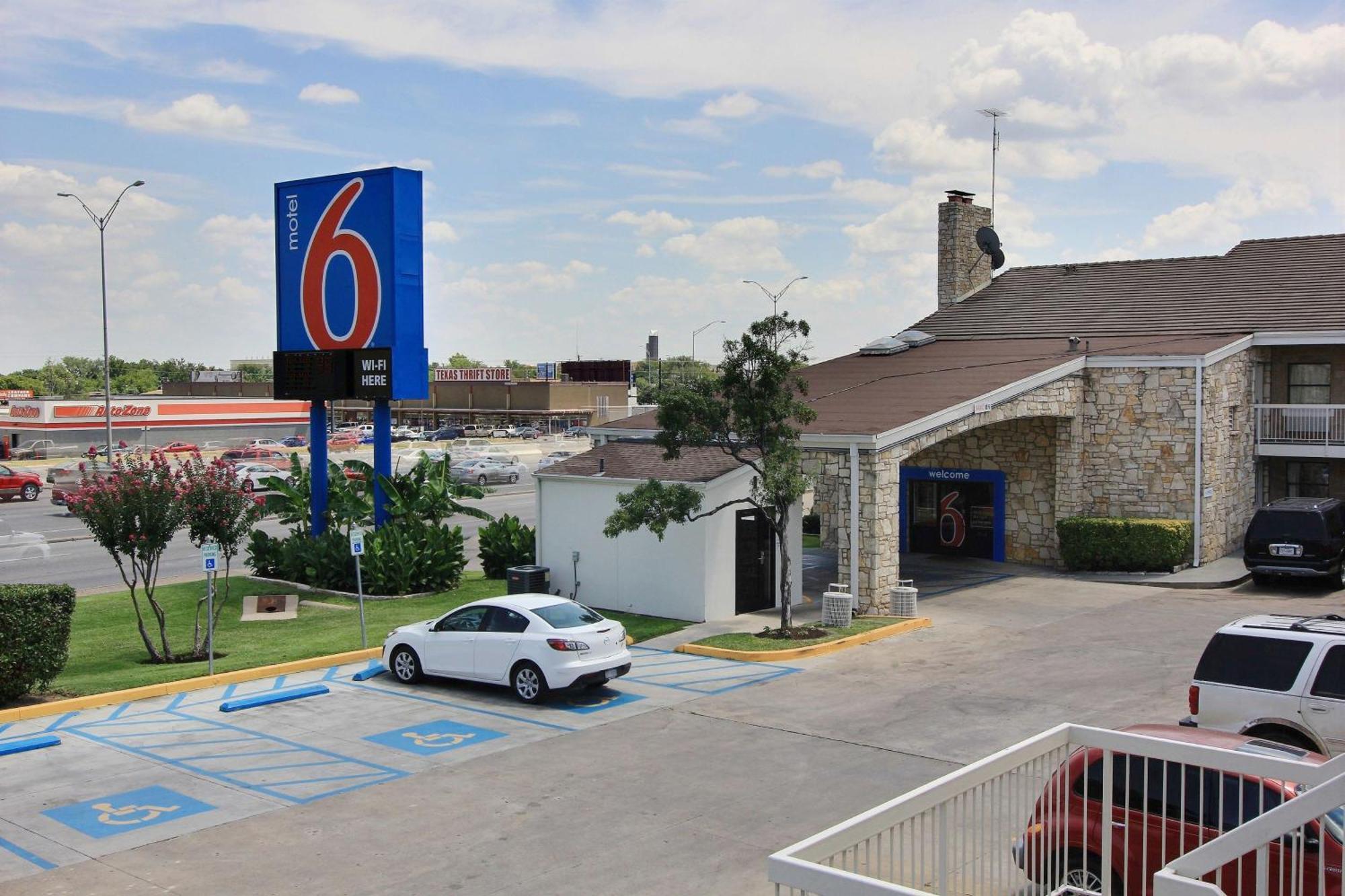 Motel 6 Austin, Tx - Central Downtown Ut 外观 照片