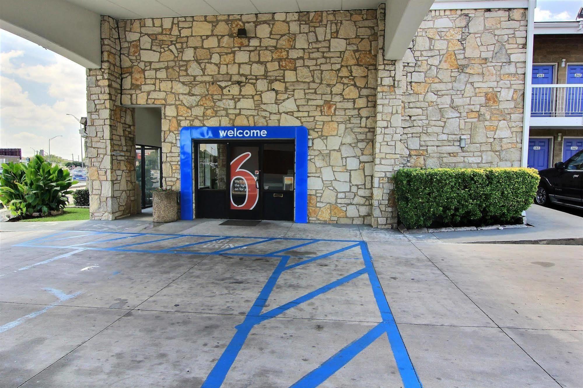 Motel 6 Austin, Tx - Central Downtown Ut 外观 照片