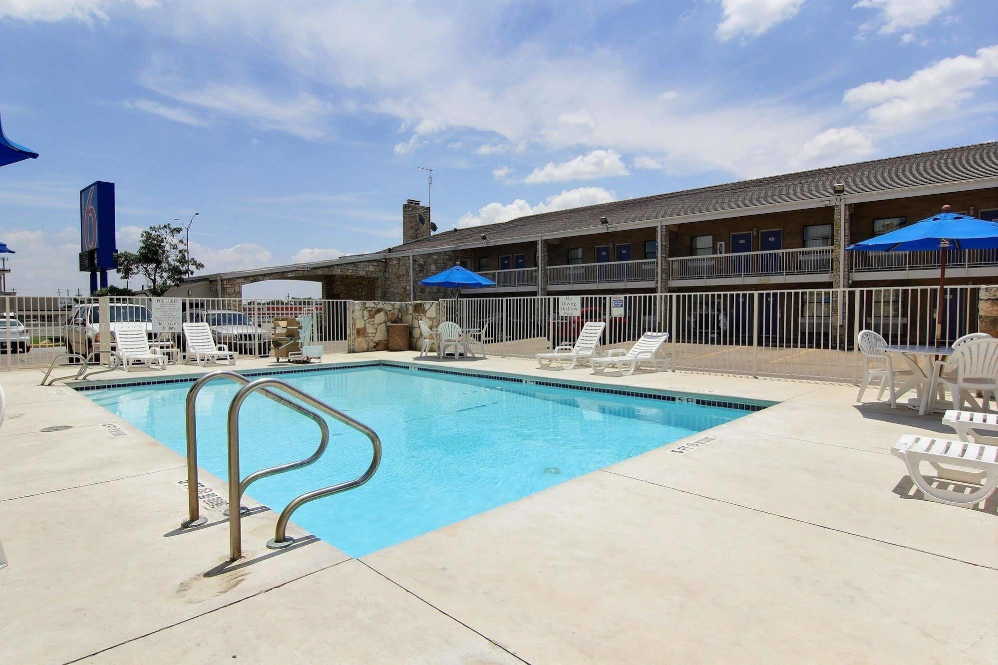 Motel 6 Austin, Tx - Central Downtown Ut 外观 照片